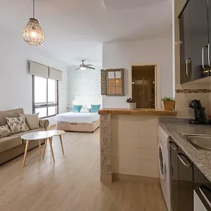 https://santa-marina-central-loft.es-andalucia.com
